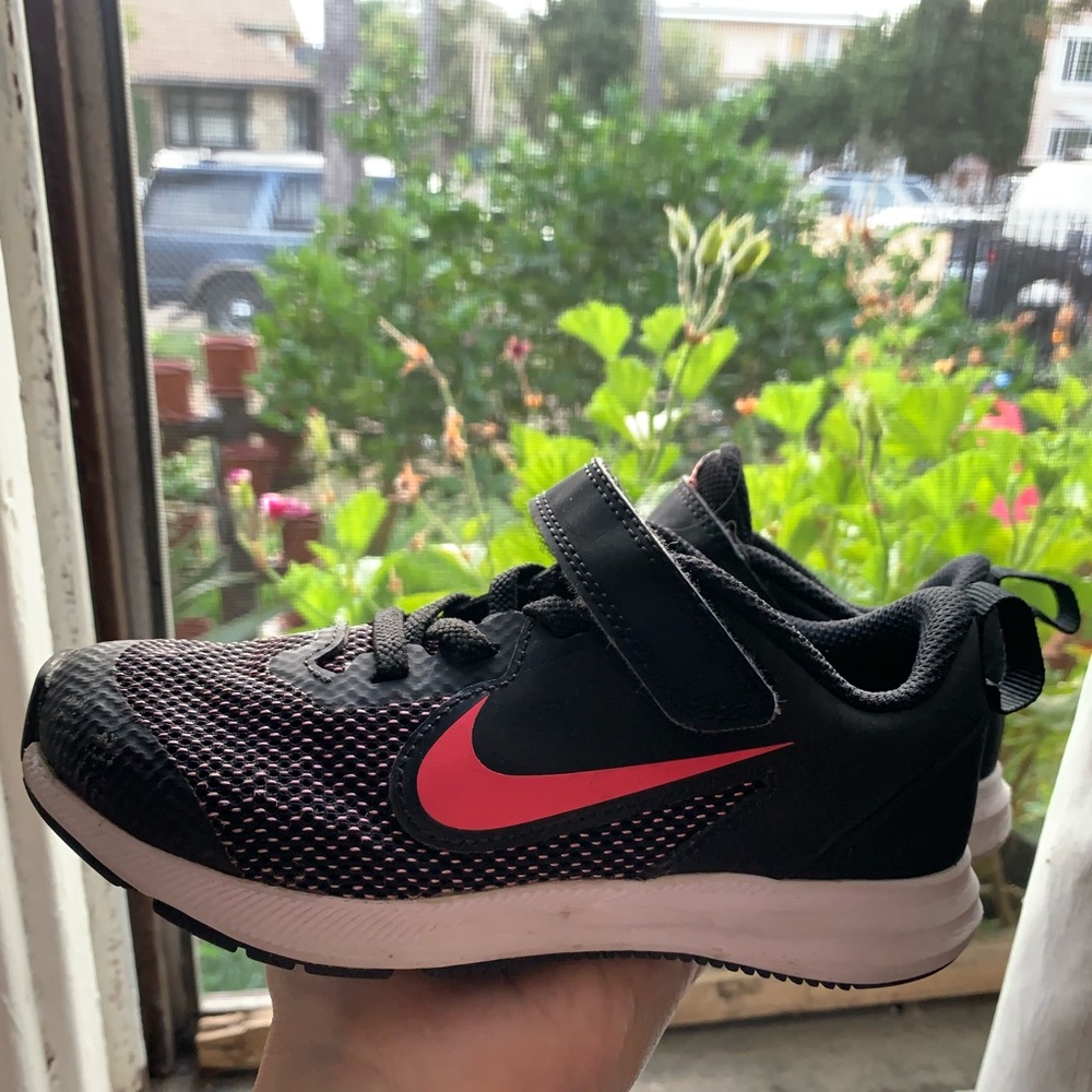 Nike girl shoes